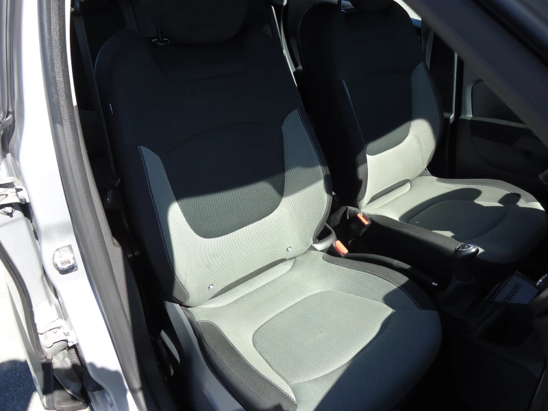 Renault Captur 1.5 DCI ФРАНЦИЯ, снимка 13 - Автомобили и джипове - 51768829