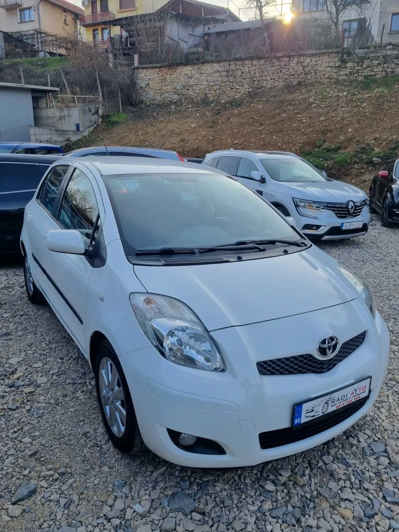 Toyota Yaris 1.3 Бензин, снимка 2 - Автомобили и джипове - 51820850