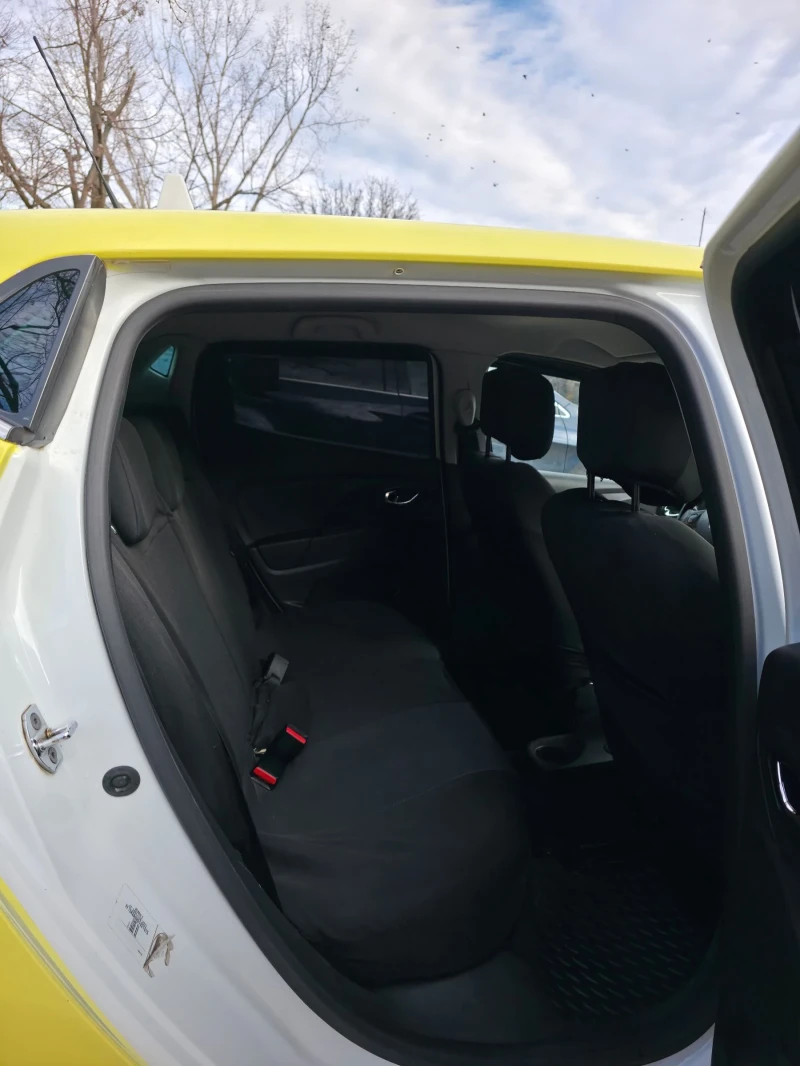 Renault Clio 0.9 TCe, снимка 14 - Автомобили и джипове - 52921474