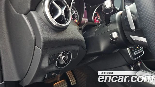 Mercedes-Benz CLA 220, снимка 17 - Автомобили и джипове - 56077663