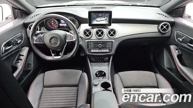 Mercedes-Benz CLA 220, снимка 7 - Автомобили и джипове - 56077663