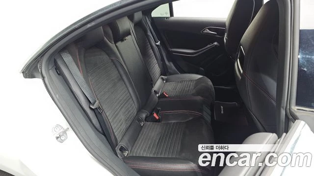 Mercedes-Benz CLA 220, снимка 11 - Автомобили и джипове - 56077663