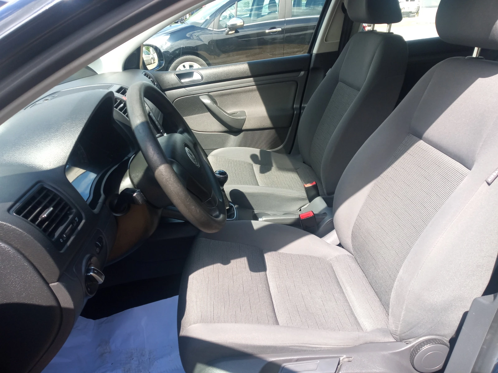VW Golf 1.6i 102 ch - изображение 10