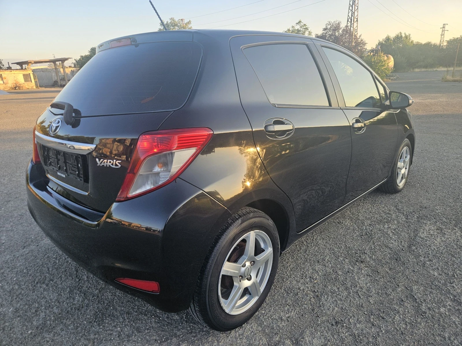 Toyota Yaris 1.4 d4d 90ps kamera navi - изображение 4