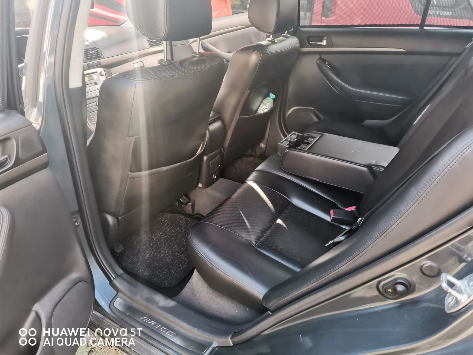 Toyota Avensis D4D - изображение 4