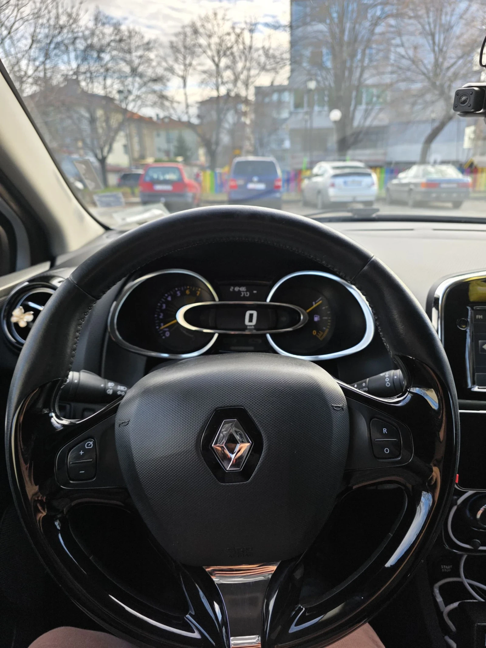 Renault Clio 0.9 TCe - изображение 8