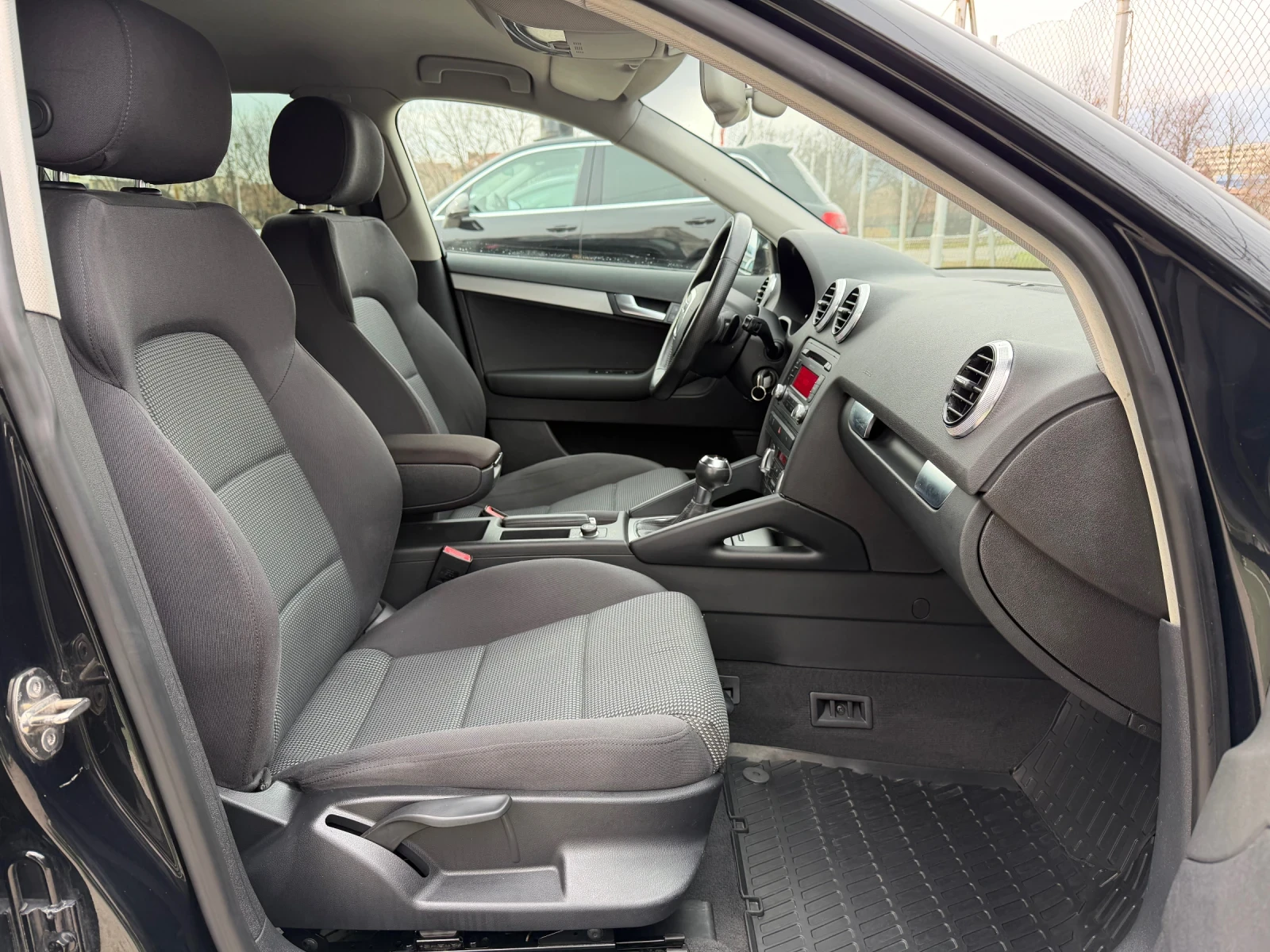 Audi A3 2.0TDI Facelift S-tronic Led, снимка 8 - Автомобили и джипове - 53923414