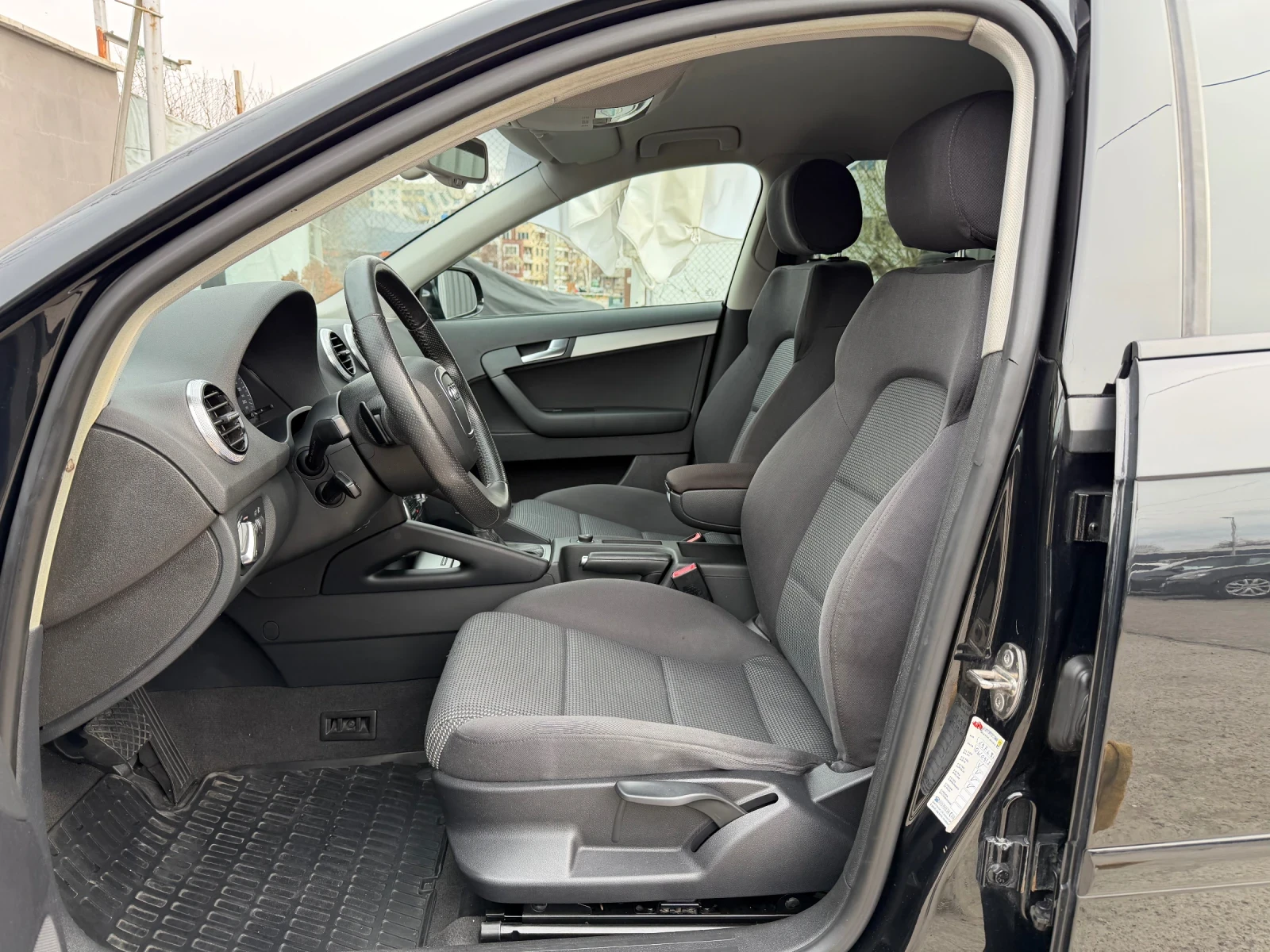 Audi A3 2.0TDI Facelift S-tronic Led, снимка 7 - Автомобили и джипове - 53923414