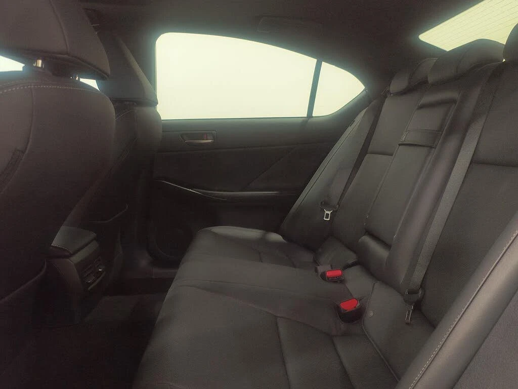 Lexus IS 300 Premium AWD* АвтоКреди* (ЦЕНА ДО БГ), снимка 14 - Автомобили и джипове - 53952208