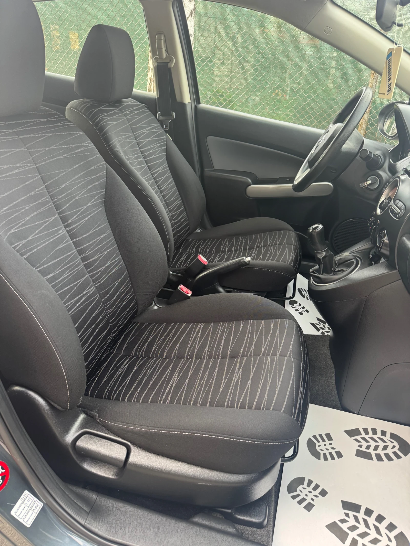 Mazda 2 1.4HDi, снимка 11 - Автомобили и джипове - 54197664