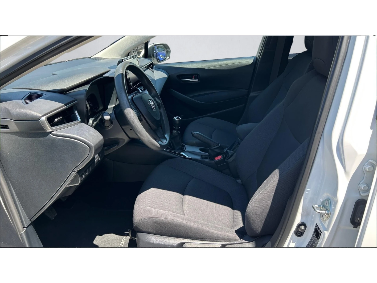 Toyota Corolla 1.5i M/T, Месечна вноска от 195  , снимка 12 - Автомобили и джипове - 54915846