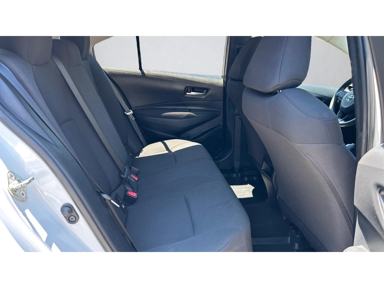 Toyota Corolla 1.5i M/T, Месечна вноска от 195  , снимка 7 - Автомобили и джипове - 54915846