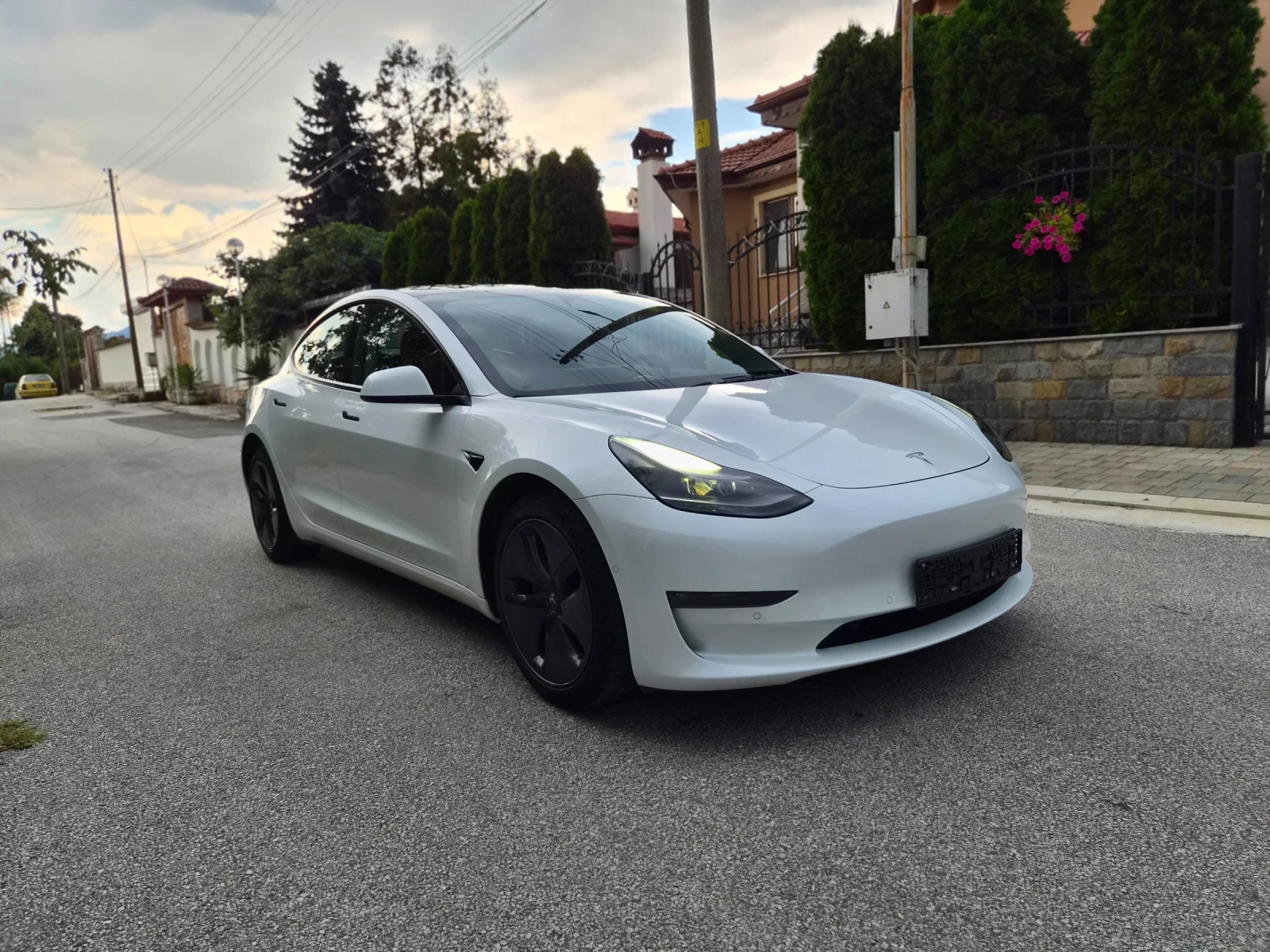 Tesla Model 3 /6.22г/Long Range/Dual Motor , снимка 2 - Автомобили и джипове - 55251517