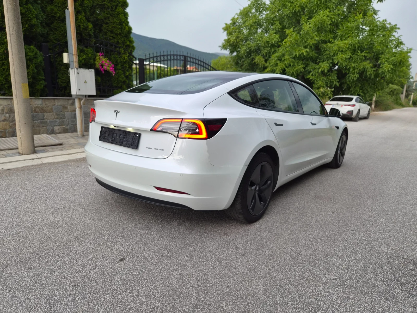 Tesla Model 3 /6.22г/Long Range/Dual Motor , снимка 4 - Автомобили и джипове - 55251517