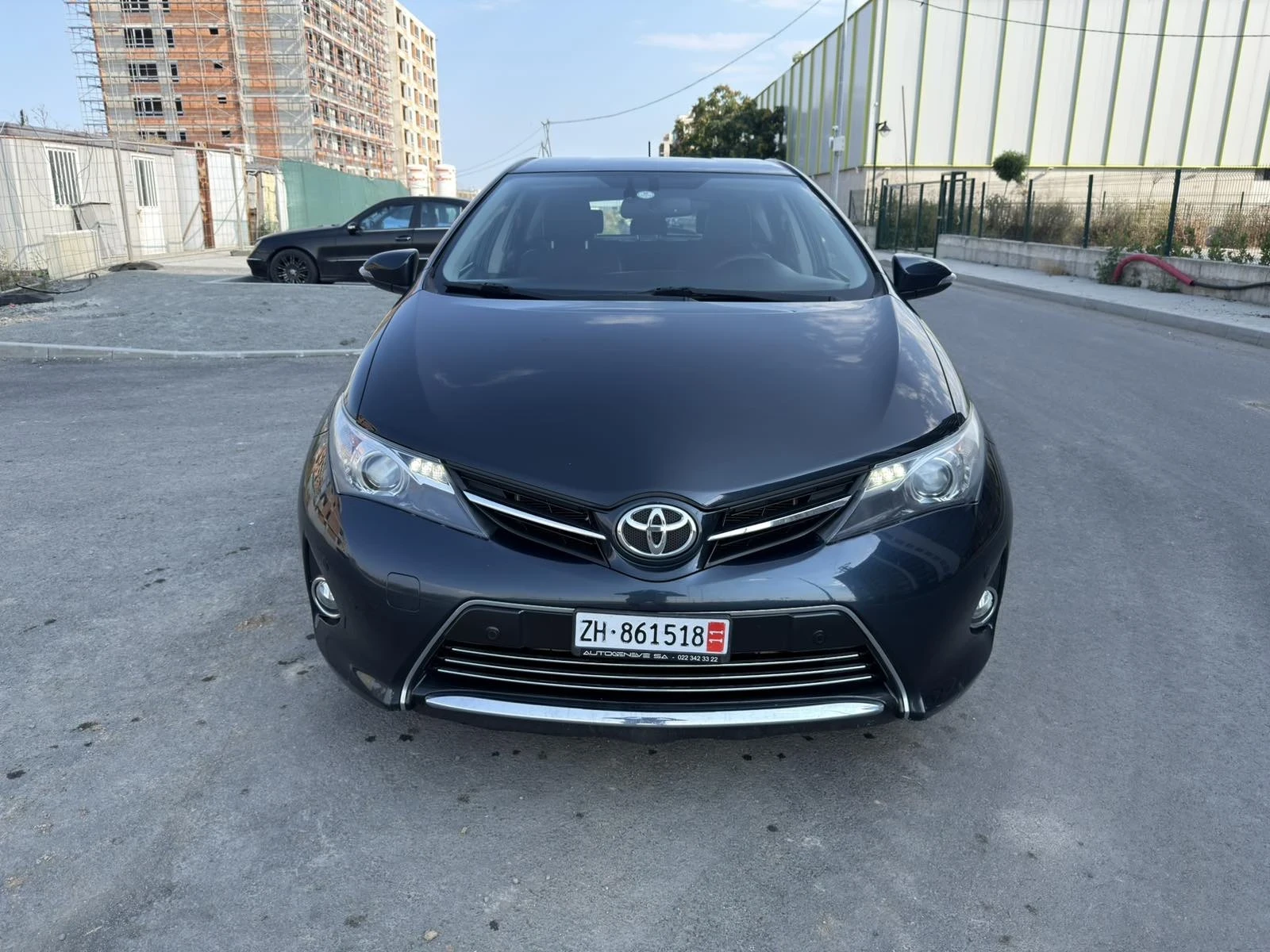 Toyota Auris 1.6i Swiss, снимка 3 - Автомобили и джипове - 55353558