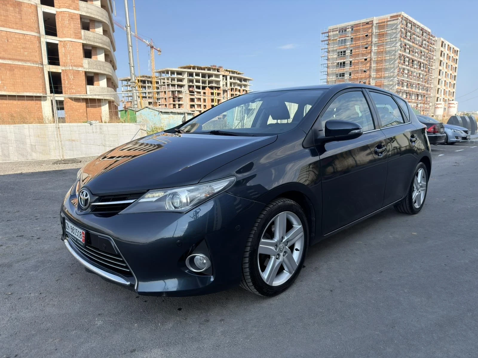 Toyota Auris 1.6i Swiss, снимка 2 - Автомобили и джипове - 55353558