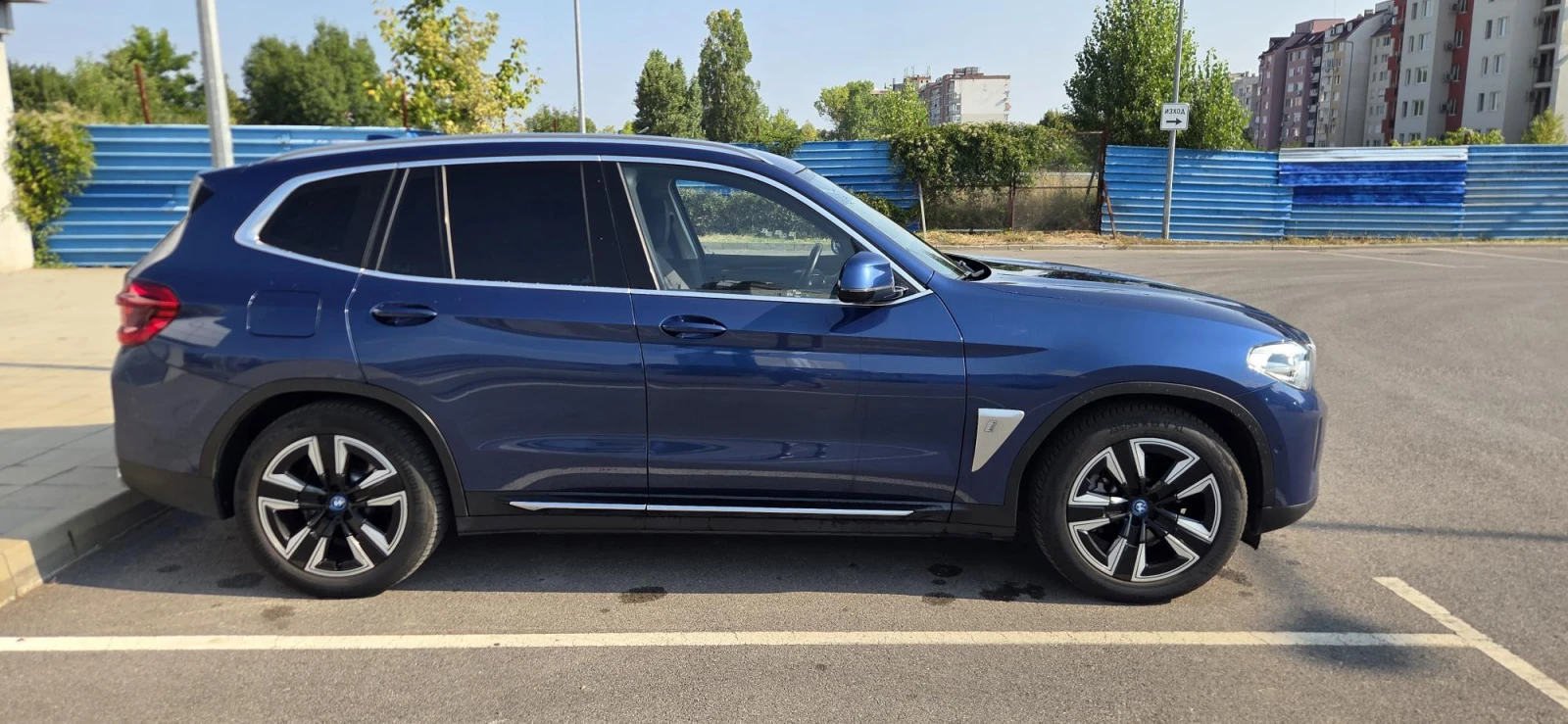 BMW iX3, снимка 3 - Автомобили и джипове - 55601220