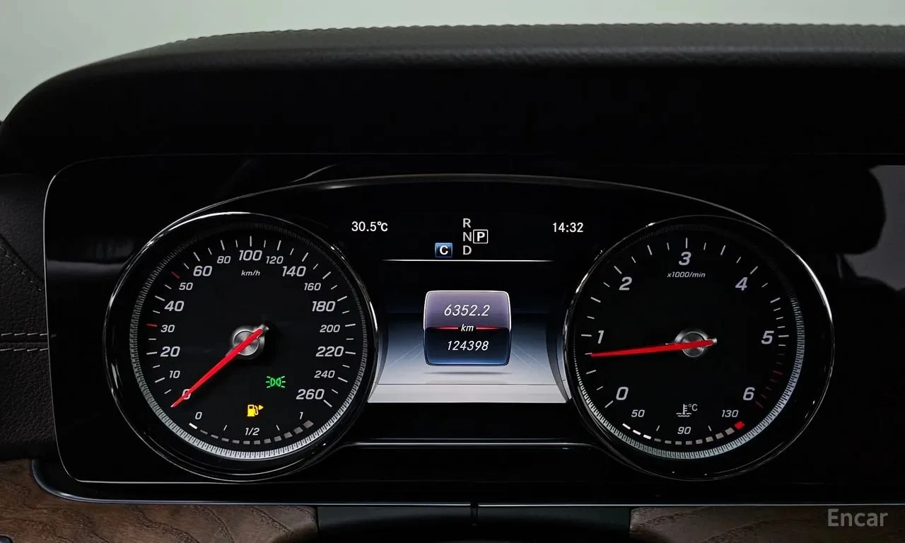 Mercedes-Benz E 220 * E220d Exclusive * ЦЕНА ДО БГ, снимка 14 - Автомобили и джипове - 55992100