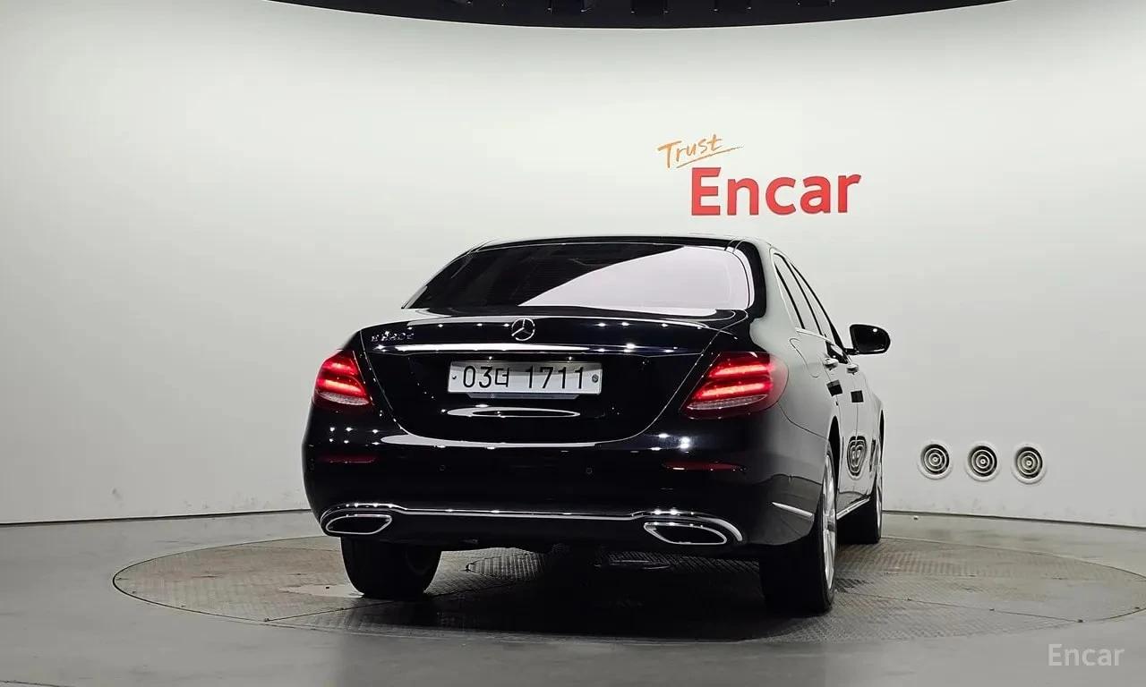 Mercedes-Benz E 220 * E220d Exclusive * ЦЕНА ДО БГ, снимка 4 - Автомобили и джипове - 55992100
