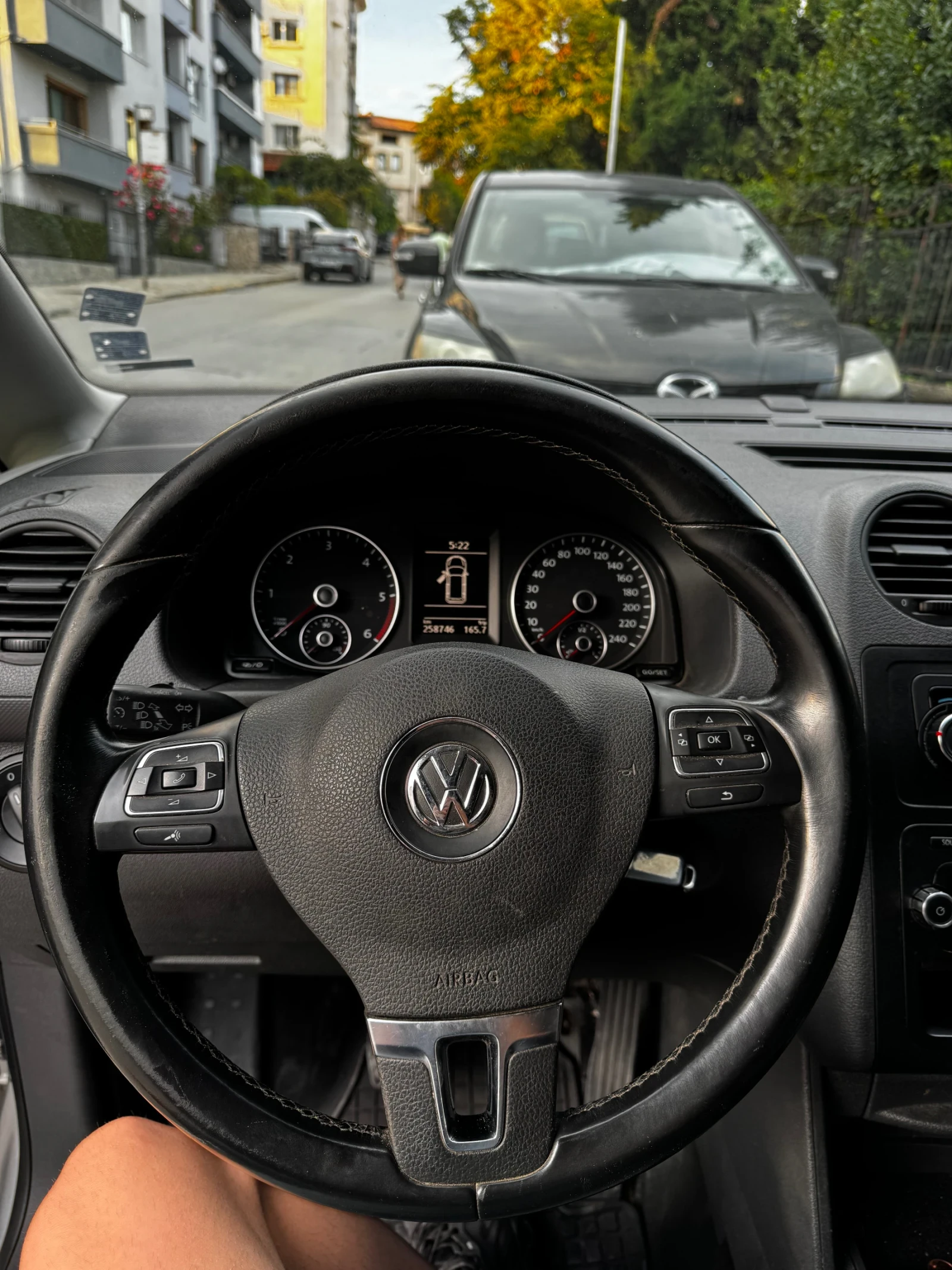 VW Caddy Товарен, снимка 8 - Автомобили и джипове - 56142075
