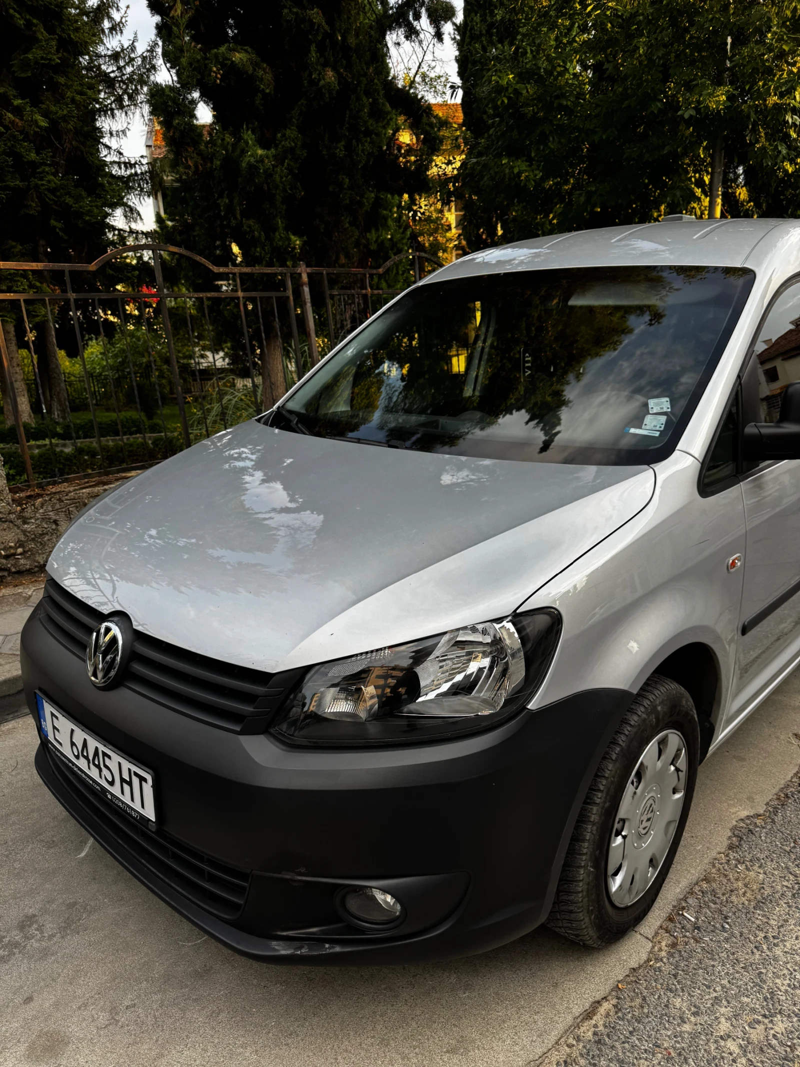 VW Caddy Товарен, снимка 2 - Автомобили и джипове - 56142075