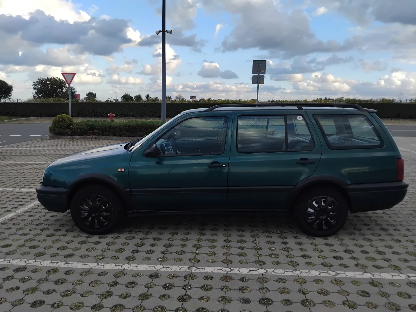 VW Golf, снимка 2 - Автомобили и джипове - 56334587