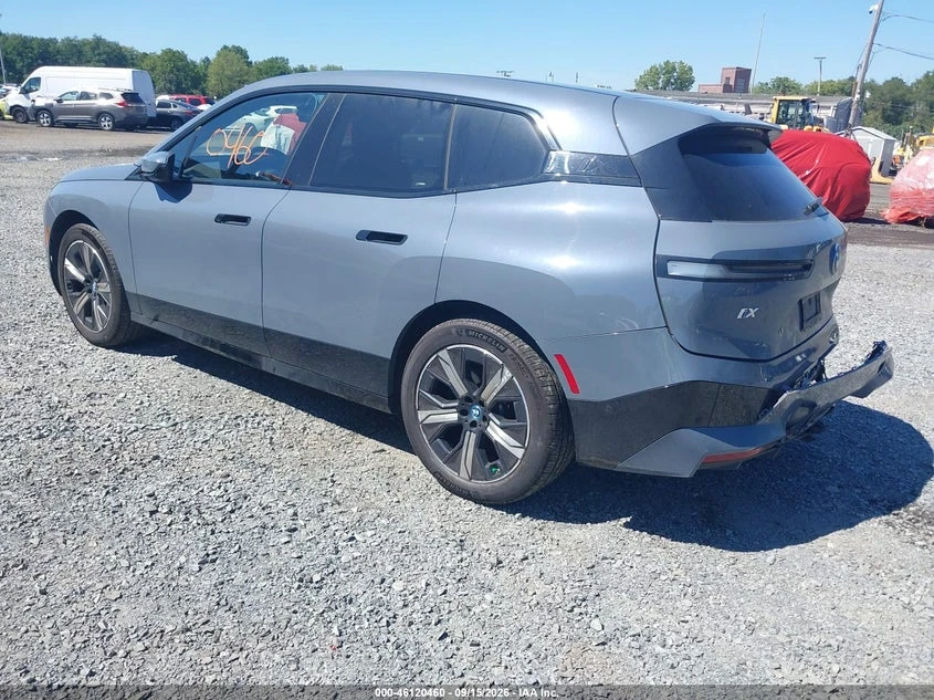 BMW iX xDrive50, снимка 3 - Автомобили и джипове - 56423992