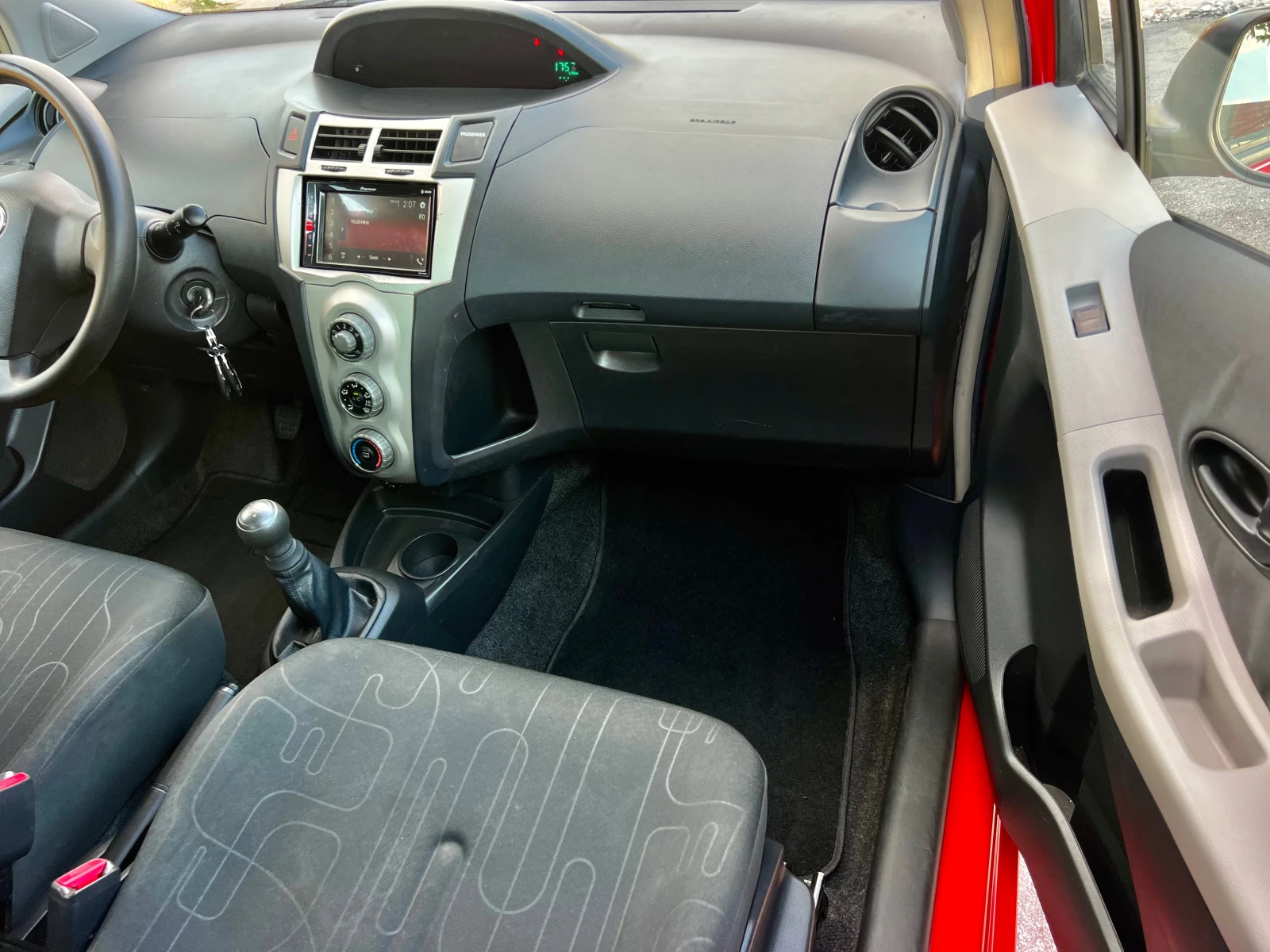 Toyota Yaris 1.0VVT-i NAVI/KLIMATIK/UNIKAT | Mobile.bg � ����������� 12