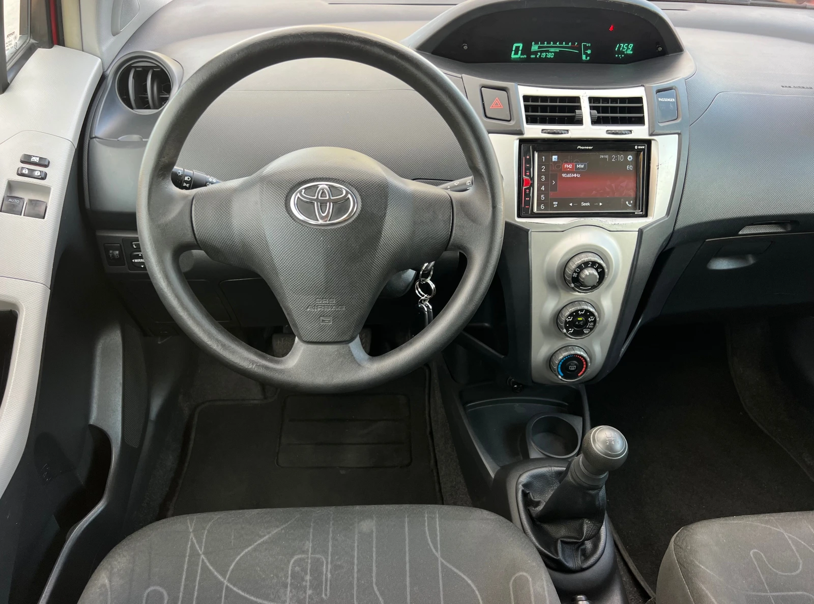 Toyota Yaris 1.0VVT-i NAVI/KLIMATIK/UNIKAT | Mobile.bg � ����������� 16