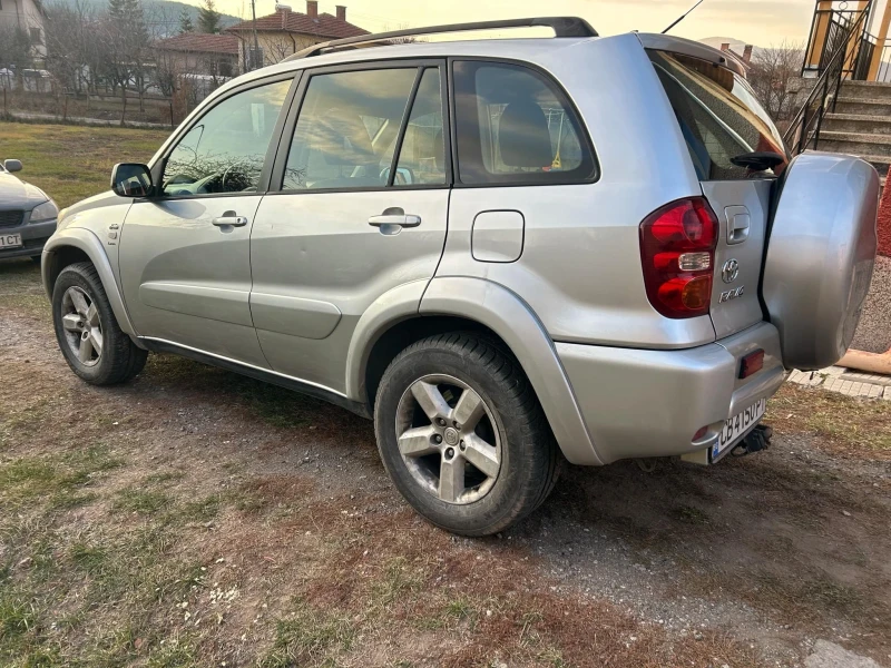 Toyota Rav4 D4D, снимка 8 - Автомобили и джипове - 48326638