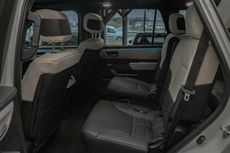 Toyota Sequoia Capstone/JBL/6+ 1/Обдухване/Panorama/HuD/Virtual/L, снимка 11 - Автомобили и джипове - 51994441