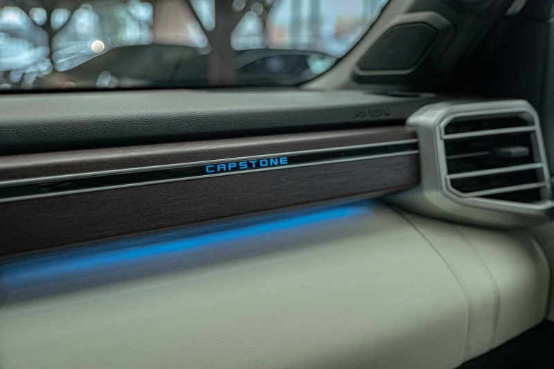 Toyota Sequoia Capstone/JBL/6+ 1/Обдухване/Panorama/HuD/Virtual/L, снимка 14 - Автомобили и джипове - 51994441