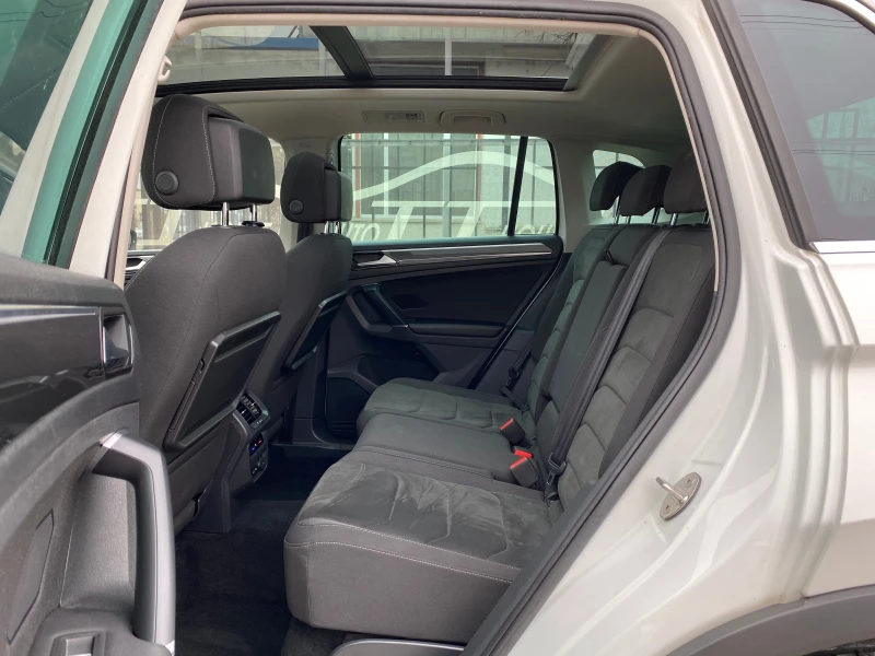 VW Tiguan R-Line* 190* 4х4* Digital* Key GO* Pano* Dis* , снимка 15 - Автомобили и джипове - 52857456
