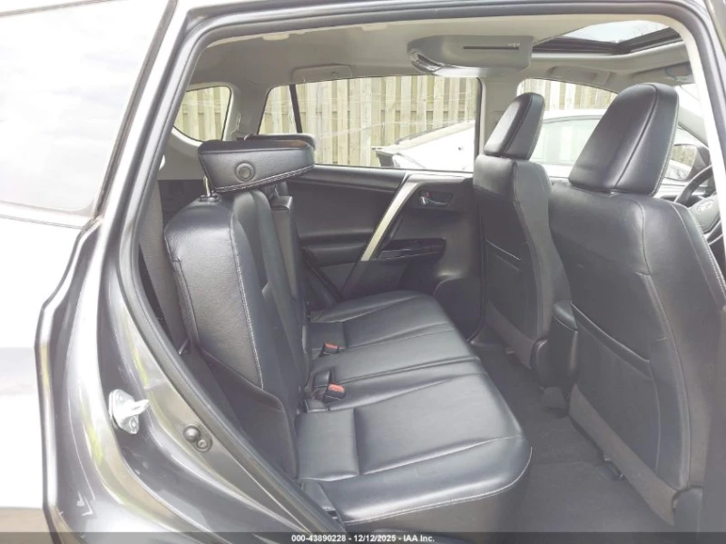 Toyota Rav4 2.5L I-4 DOHC, VVT, 176HP Front Wheel Drive, снимка 9 - Автомобили и джипове - 52915303