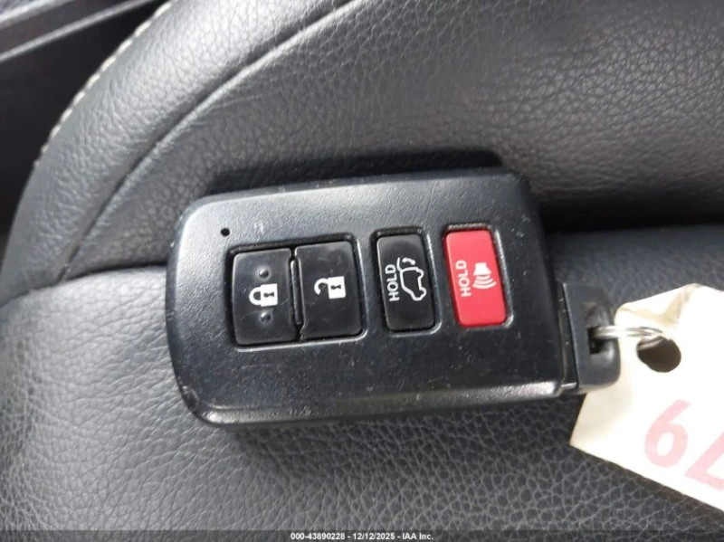 Toyota Rav4 2.5L I-4 DOHC, VVT, 176HP Front Wheel Drive, снимка 3 - Автомобили и джипове - 52915303