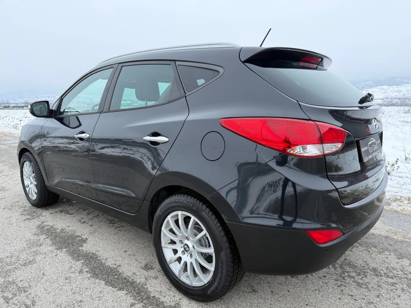 Hyundai IX35 2.0 CRDi / 4WD / 4X4 / KOJA / PODGREV / PARKTRONIC, снимка 5 - Автомобили и джипове - 53342946