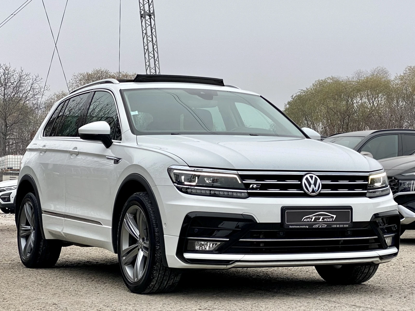VW Tiguan R-Line* 190* 4х4* Digital* Key GO* Pano* Dis* , снимка 1