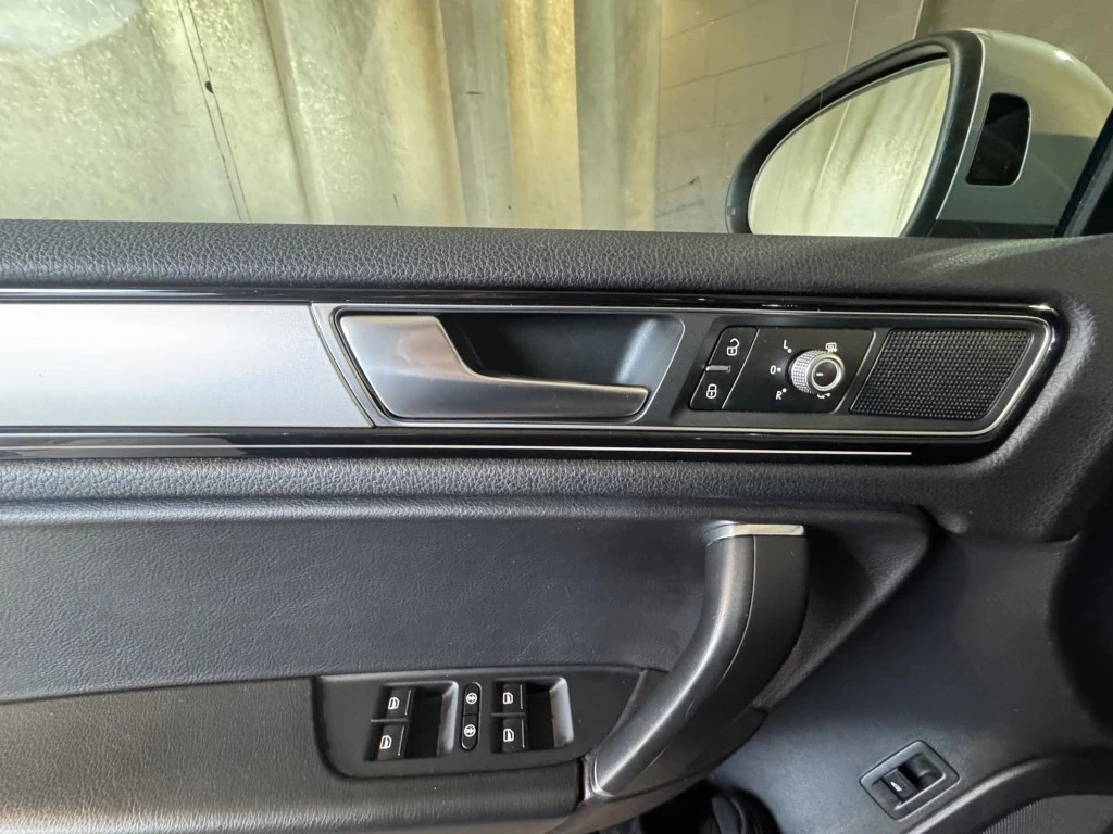 VW Touareg 262kc / 8at /3 tdi - изображение 8
