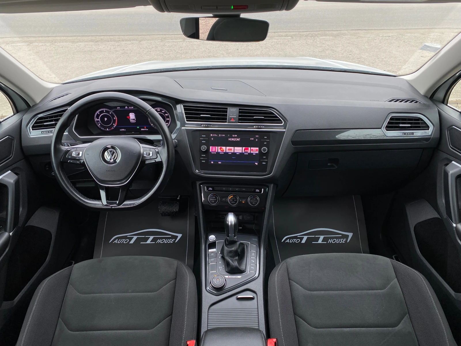VW Tiguan R-Line* 190* 4�4* Digital* Key GO* Pano* Dis*  | Mobile.bg � ����������� 9