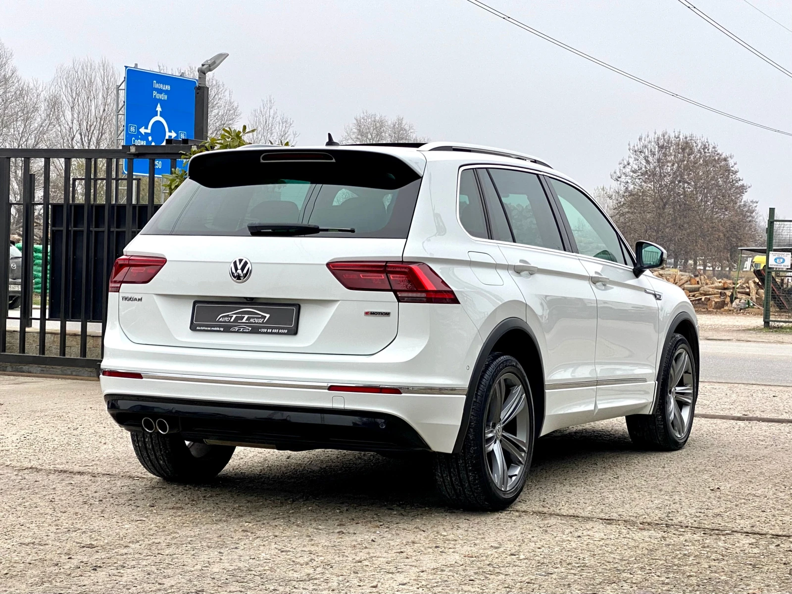 VW Tiguan R-Line* 190* 4�4* Digital* Key GO* Pano* Dis*  | Mobile.bg � ����������� 2