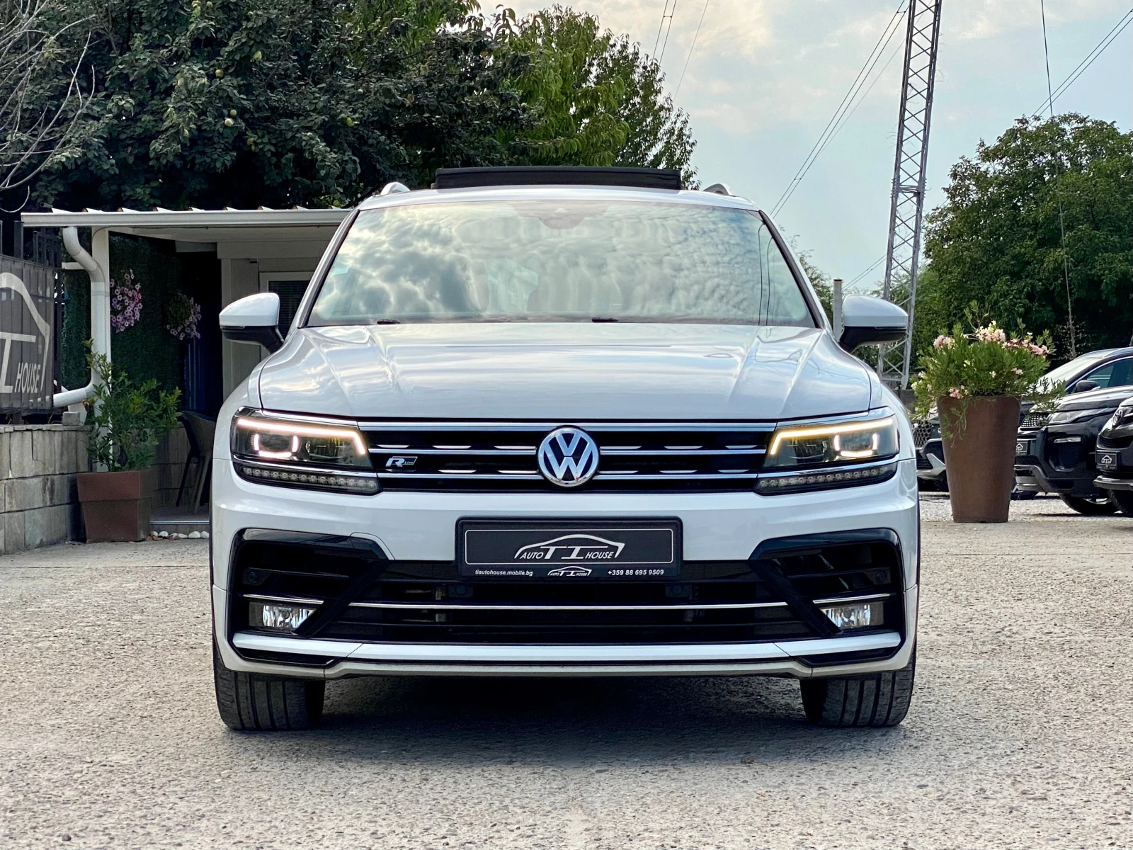 VW Tiguan R-Line* 190* 4х4* Digital* Key GO* Pano* Dis* , снимка 7 - Автомобили и джипове - 52857456