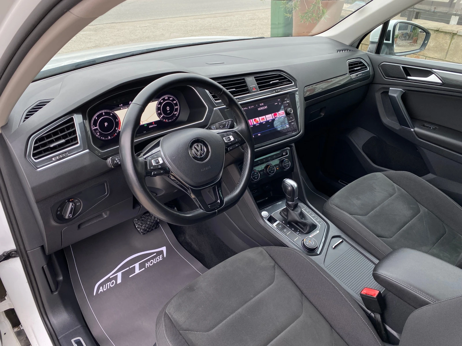 VW Tiguan R-Line* 190* 4�4* Digital* Key GO* Pano* Dis*  | Mobile.bg � ����������� 8