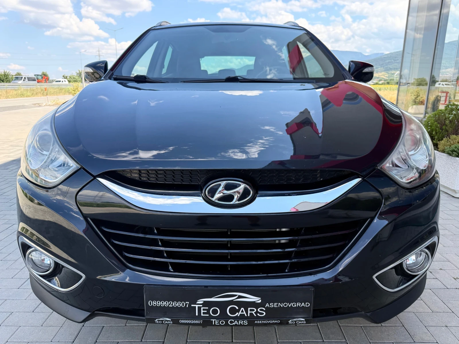 Hyundai IX35 2.0 CRDi / 4WD / 4X4 / KOJA / PODGREV / PARKTRONIC, снимка 2 - Автомобили и джипове - 55293587