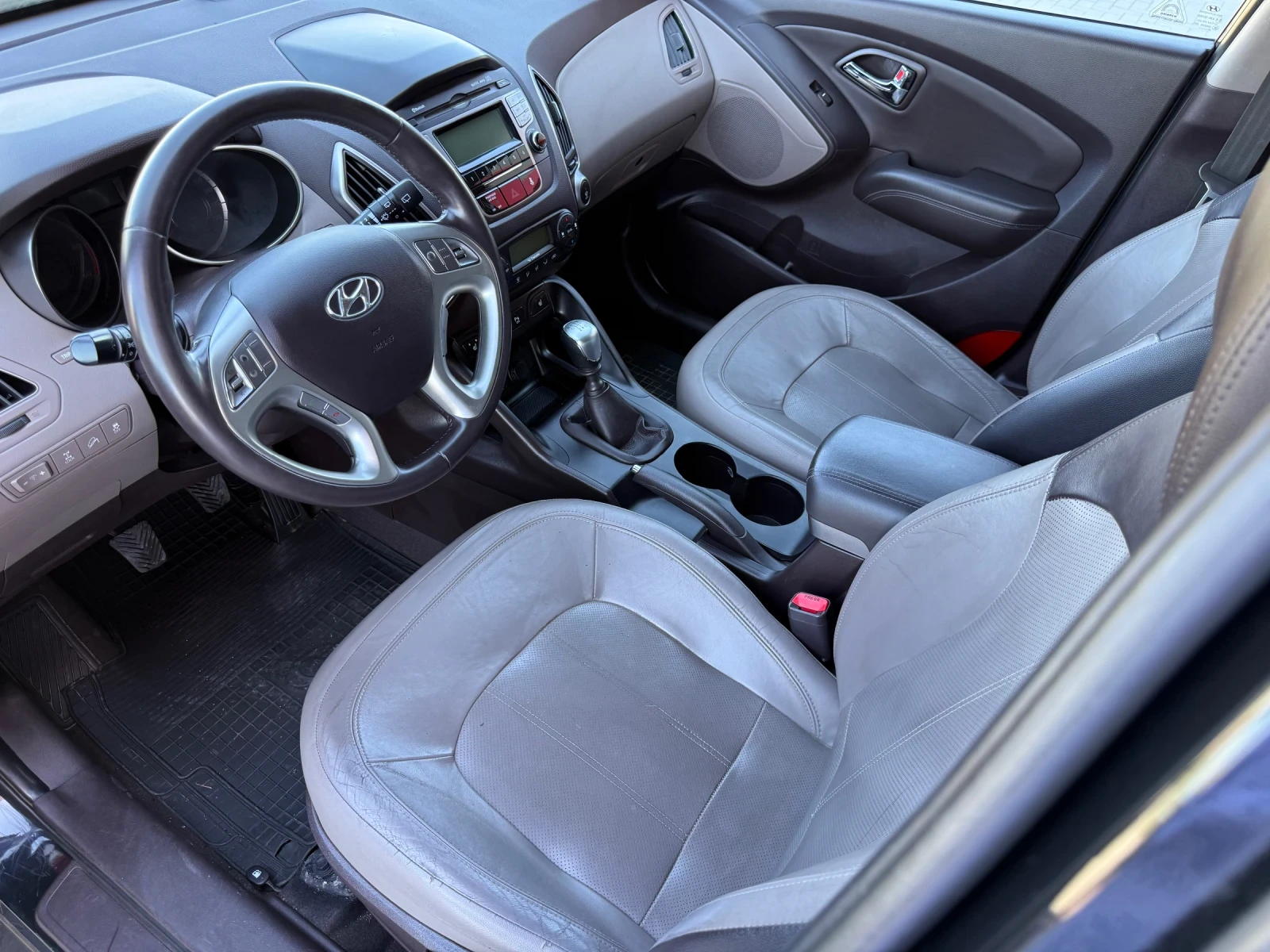 Hyundai IX35 2.0 CRDi / 4WD / 4X4 / KOJA / PODGREV / PARKTRONIC | Mobile.bg � ����������� 9