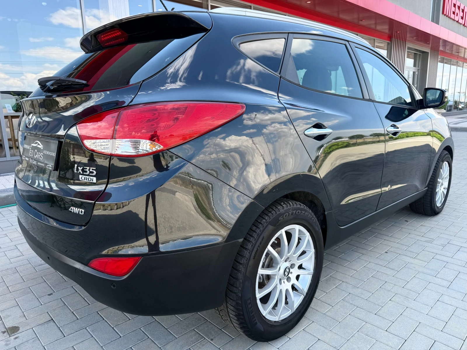 Hyundai IX35 2.0 CRDi / 4WD / 4X4 / KOJA / PODGREV / PARKTRONIC, снимка 7 - Автомобили и джипове - 55293587