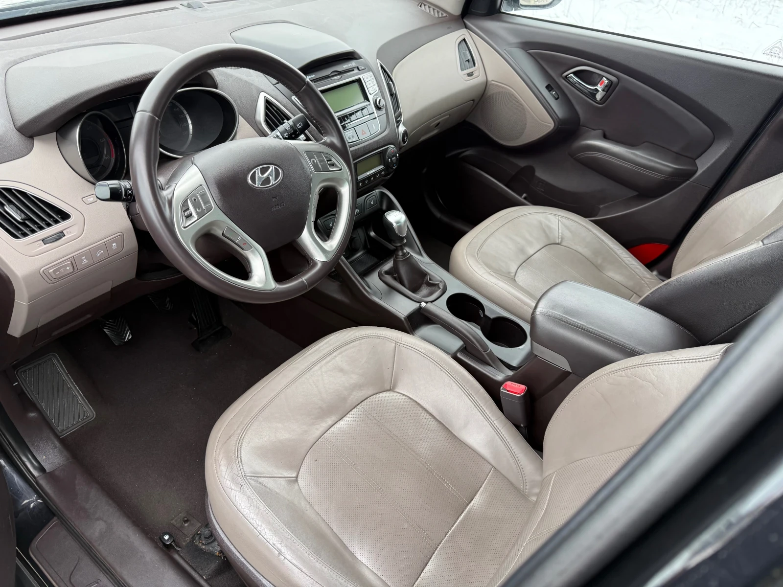 Hyundai IX35 2.0 CRDi / 4WD / 4X4 / KOJA / PODGREV / PARKTRONIC - изображение 9