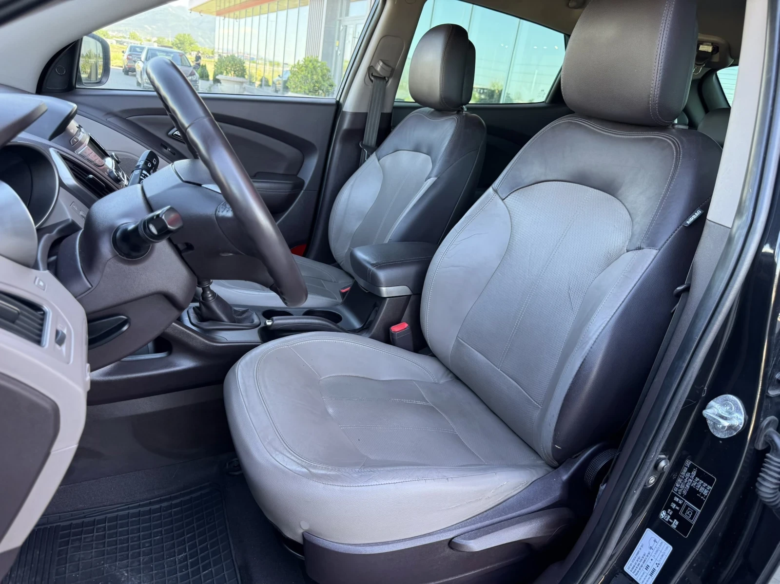 Hyundai IX35 2.0 CRDi / 4WD / 4X4 / KOJA / PODGREV / PARKTRONIC | Mobile.bg � ����������� 10