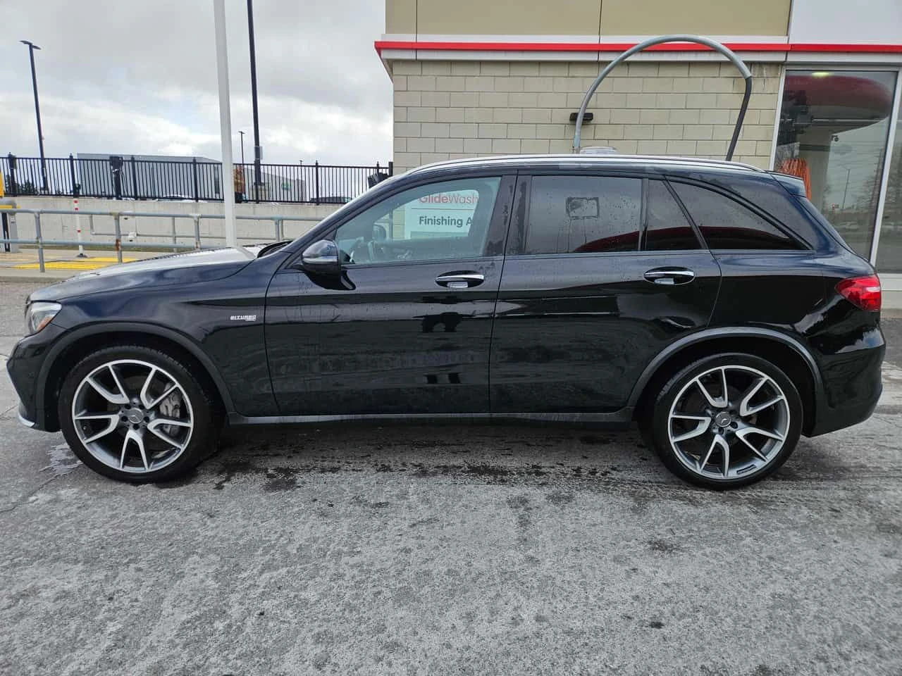 Mercedes-Benz GLC 43 AMG * CARFAX * Дистроник * Burmester * , снимка 2 - Автомобили и джипове - 53915031