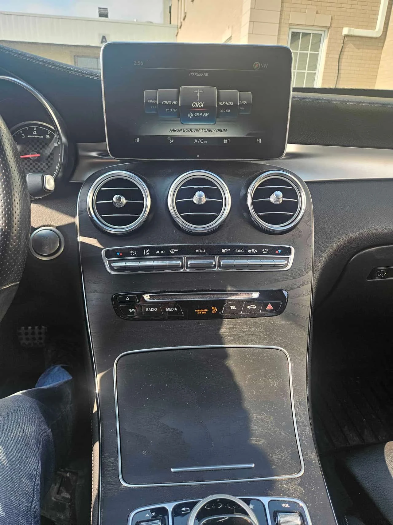 Mercedes-Benz GLC 43 AMG * CARFAX * Дистроник * Burmester * , снимка 8 - Автомобили и джипове - 53915031