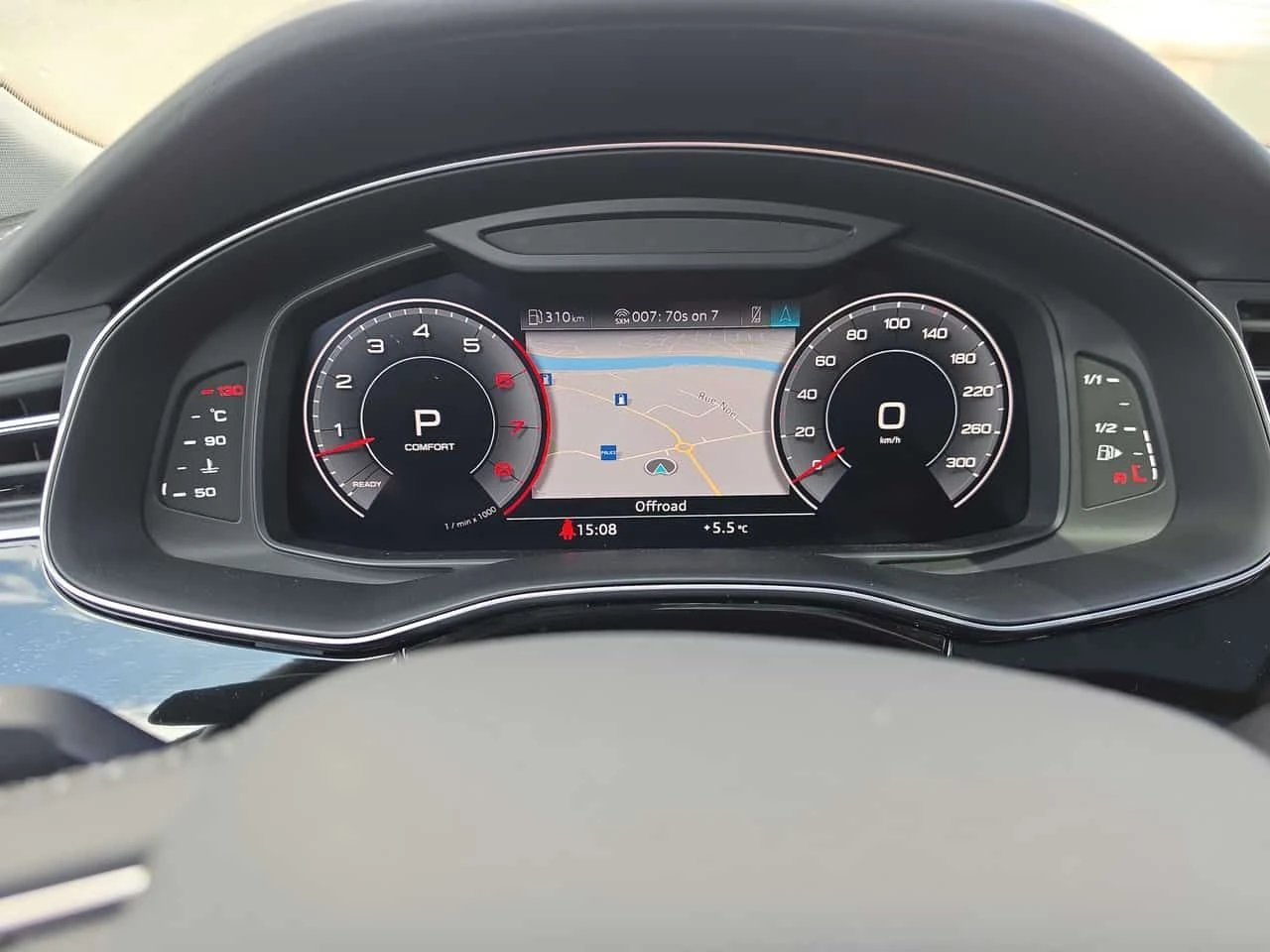 Audi Q8 Technik/CARFAX/HUD/B&O/360 CAM/PANO/ОБДУХВАНЕ, снимка 8 - Автомобили и джипове - 53929855